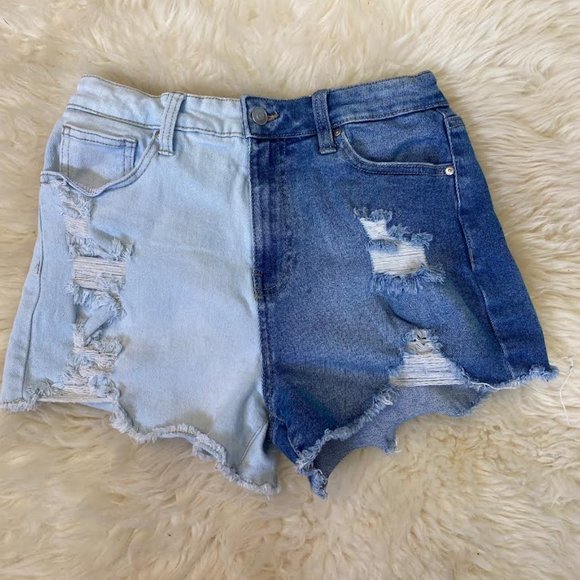 NWOT NO BOUNDARIES Women 28 Two Tone High Rise Distressed Stretch Denim Shorts - Picture 2 of 6